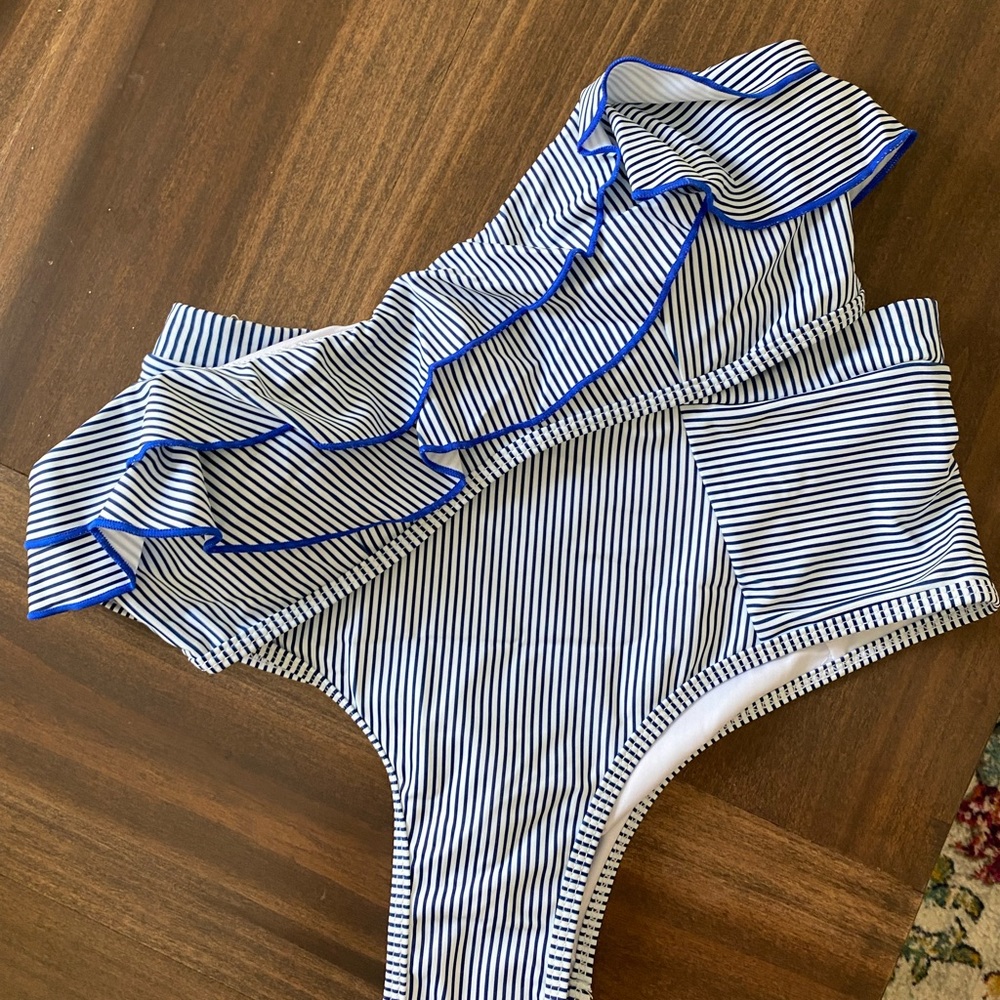 Brand new strapless ruffle high rise bikini